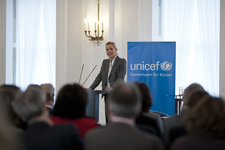 Bettina Wulff bei ihrer Begrüßungsansprache beim UNICEF-Neujahrsgespräch